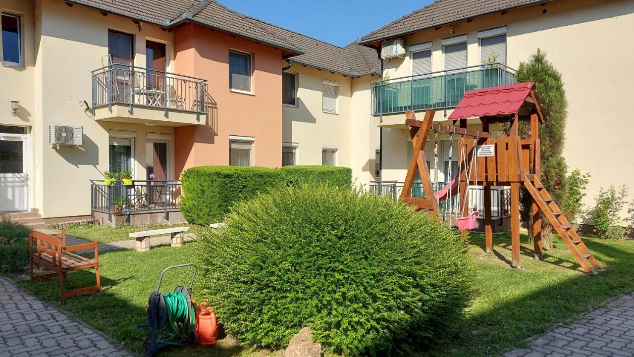 Amulett Suite Apartment Hajdúszoboszló Kültér fotó